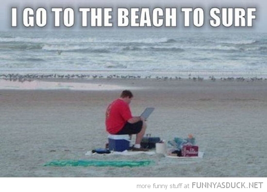 funny-man-beach-surf-laptop-computer-pic