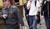 man prison guard cop laughing chains lol just farted funny pics pictures pic picture image photo images photos lol